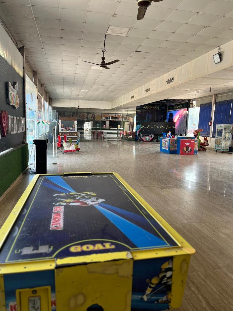 Hotel Krishna Fun Land Mathura Exterior foto